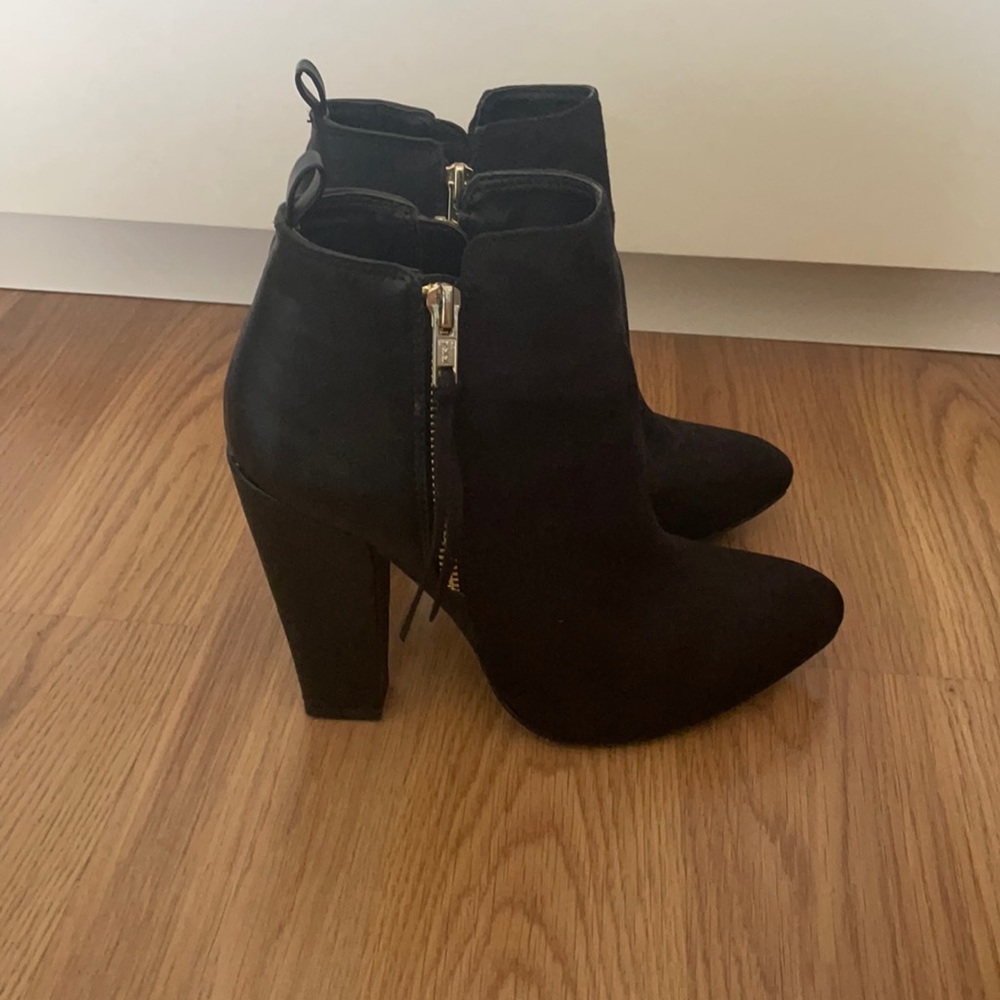 Never worn Mossimo booties